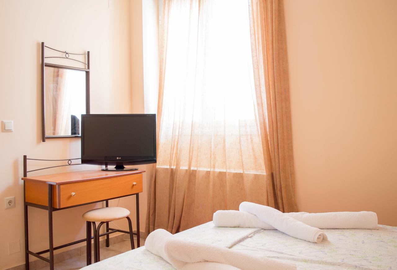 Manesi Apartments Boumboukas Bagian luar foto