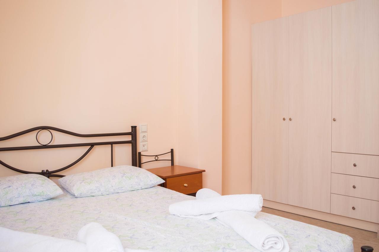 Manesi Apartments Boumboukas Bagian luar foto